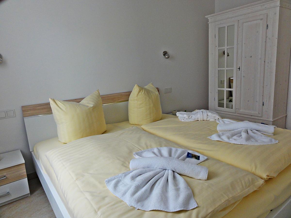 3 Zimmer Ferienwohnung Haus Meeresblick Mit Meerblick A005 Mit Suedterrasse Und Strandkorb 巴贝 外观 照片
